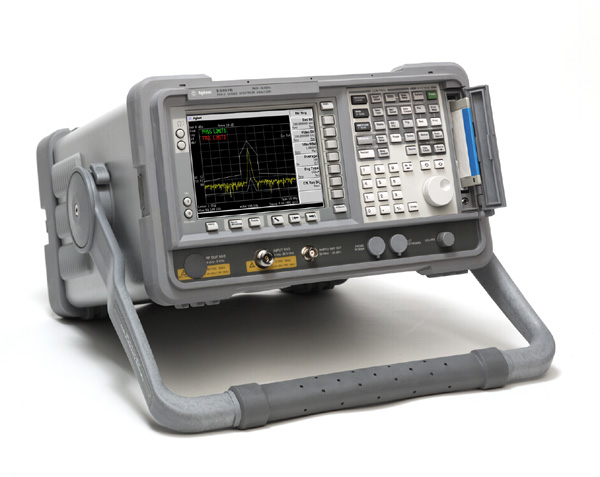 ݂Agilent ESA-LlVxE4408B