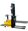 CDD20 2T-2.5M堆高車載重2噸，提升2.5米
