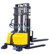 CTD1545 1.5T-4.5M堆高車載重1.5噸，提升1.5米