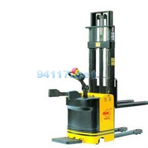 CDD15M 1.5T-2.5M堆高車載重1.5噸，提升2.5米
