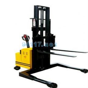 CTD15 1.5T-3M堆高車載重1.5噸，提升3米