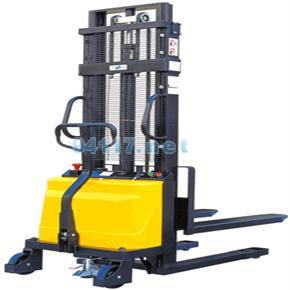 CTD1545 1.5T-4.5M堆高車載重1.5噸，提升1.5米
